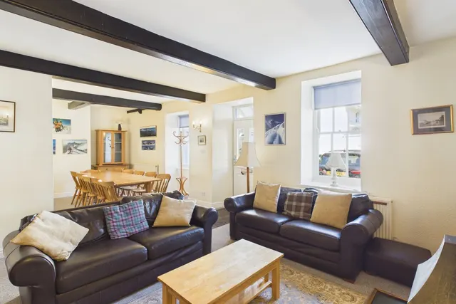 Meadowcroft Lane, Storrs Park, photo 3