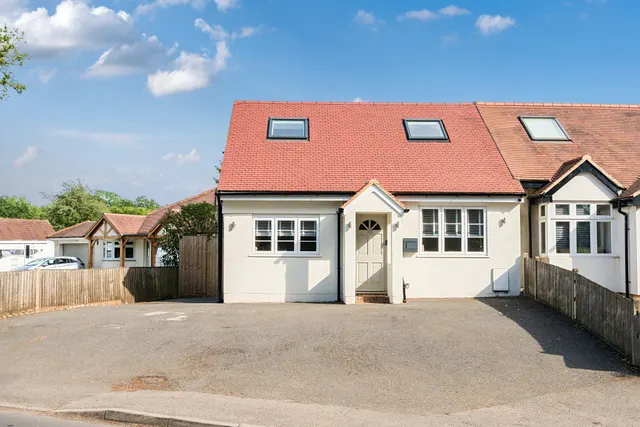 Rook Lane, Caterham, CR3, photo 1
