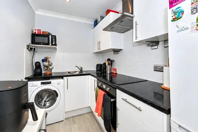 Greville Road, London, NW6, photo 2