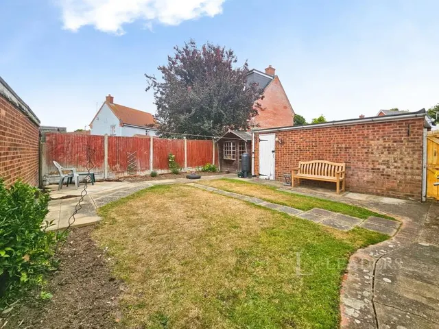 Ladbrooke Road, Clacton-on-Sea, CO16, photo 2