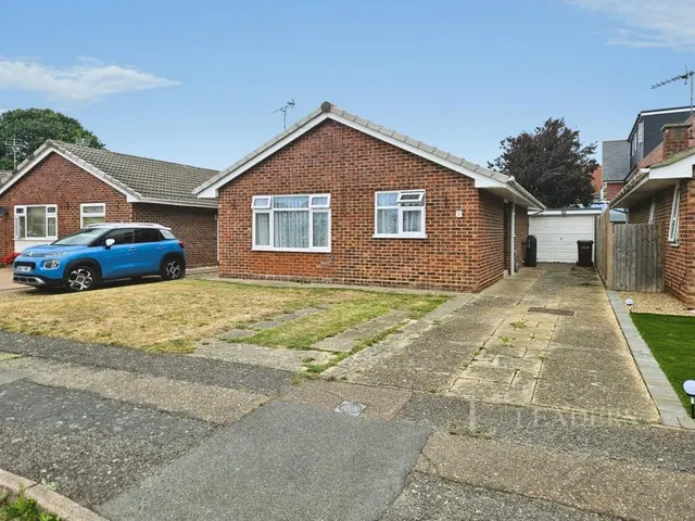 Ladbrooke Road, Clacton-on-Sea, CO16, photo 1