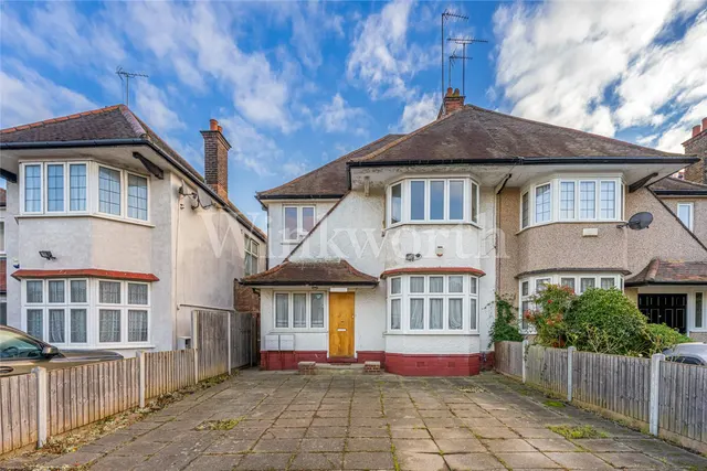 Hodford Road, London, NW11, photo 1