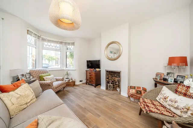 Mereway Road, TW2, photo 2