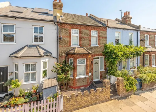 Mereway Road, TW2, photo 1