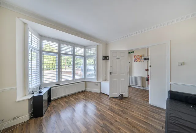 Photo 3 — Sherborne Gardens, London, NW9 9TE