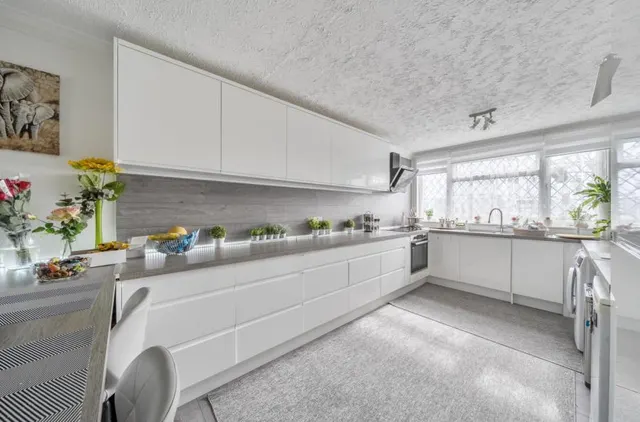 Sycamore Road, Bognor Regis, PO22, photo 1