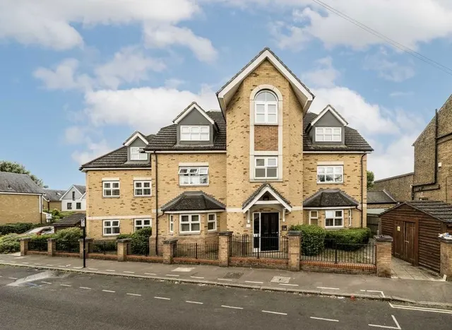 Murray Court, Hanwell, W7, photo 1