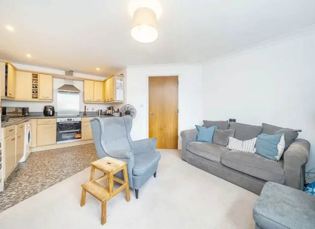Murray Court, Hanwell, W7, photo 3
