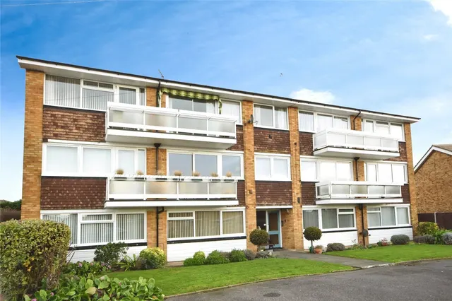 Dungannon Chase, Thorpe Bay, Essex, SS1, photo 1