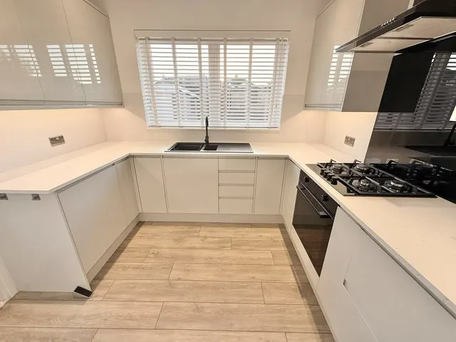 Windermere Road, Dewsbury, WF12, photo 3
