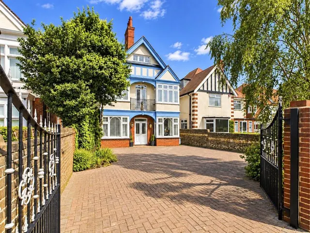 Canterbury Road, CT9, photo 1