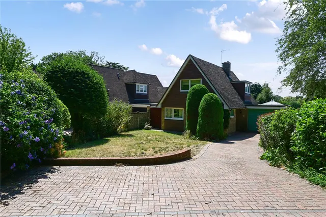 Fox Hills Lane, Ash, Guildford, Surrey, GU12 6AF, photo 1