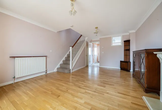 Photo 2 — Bancroft Chase, Hornchurch, RM12 4DP