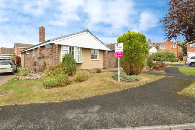 East Dale Close, Hemsworth, WF9, photo 1