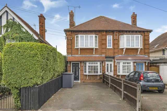 Eton Wick Road, Eton Wick, Windsor, SL4 6LU, photo 1