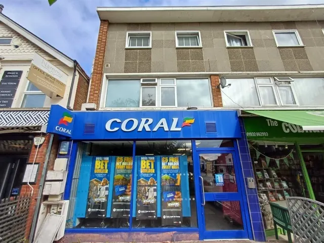 Anyards Road, COBHAM, photo 1