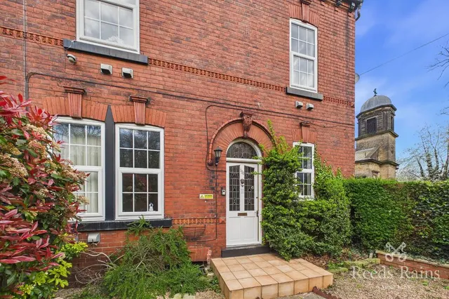 Denby Dale Road, Wakefield, West Yorkshire, WF2, photo 1