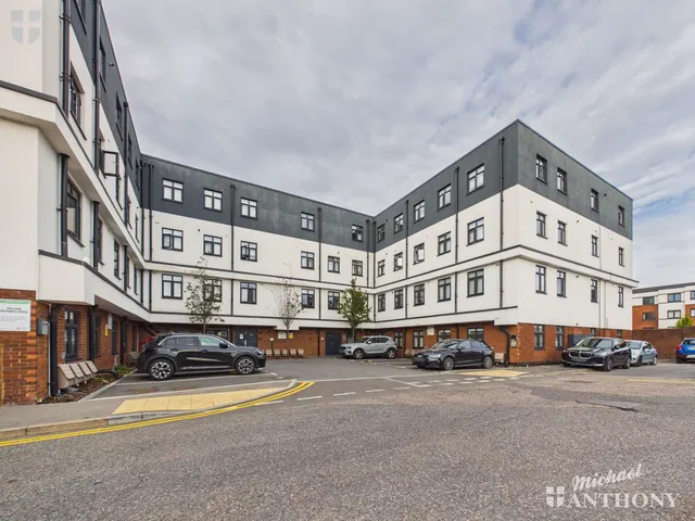 Cambridge Place, HP20, photo 1