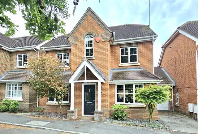 Southcote Park, Camberley, Surrey, GU15 1JP, photo 1