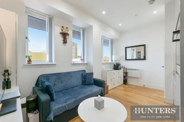 Craneshaw House, 8 Douglas Road, Hounslow High Street, TW3 1DA, photo 1