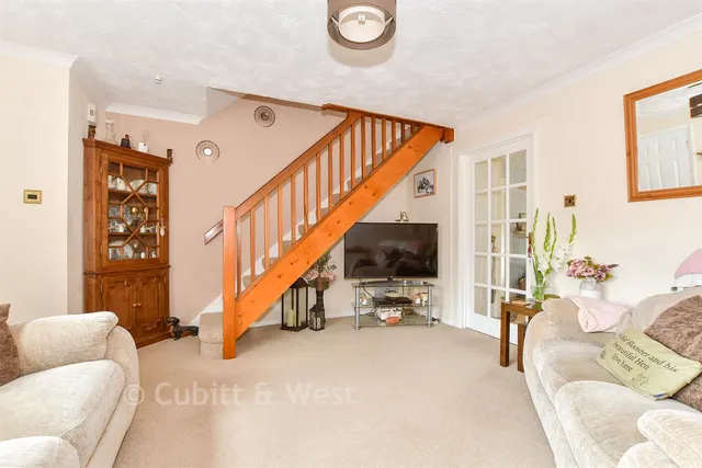 The Dene, Southwater, RH13, photo 3