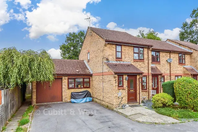 The Dene, Southwater, RH13, photo 1