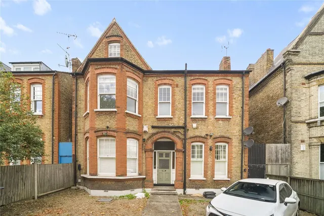 Bedford Hill, London, SW12, photo 1