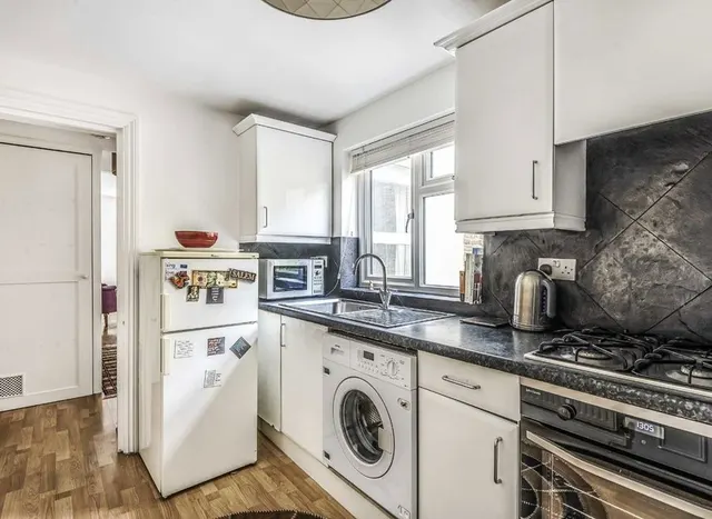 Photo 3 — Tadmor Street, Shepherds Bush, W12
