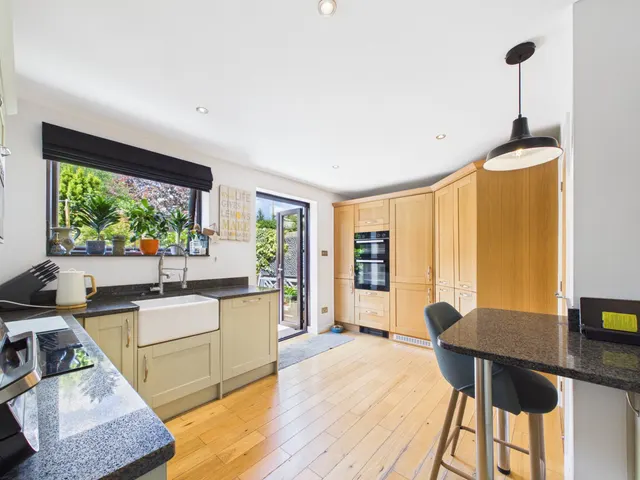 School Lane, Platts Heath, ME17, photo 2