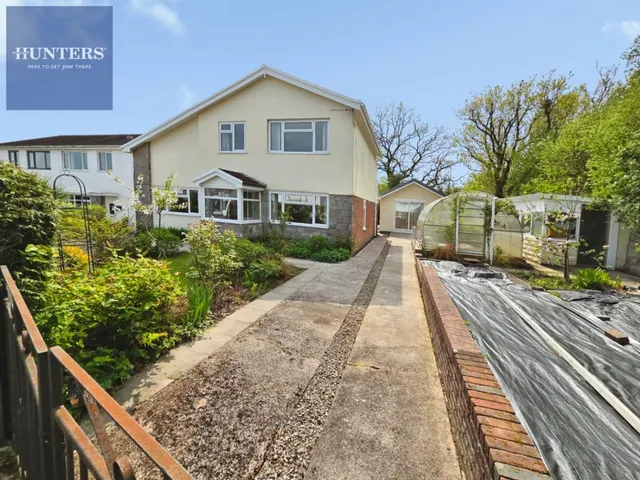 5 bedroom house — Swn-Y-Nant, Pencoed, Bridgend