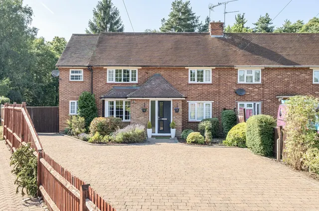 Grove Close, Wokingham, Berkshire, RG40 3NA, photo 1