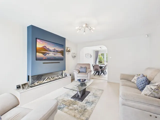 Willow Court, Alverthorpe, WF2, photo 3