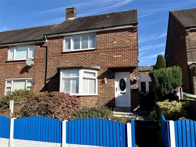 Leslie Avenue, Chadderton, OL9, photo 1