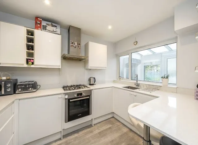 Photo 3 — Vincent Drive, Shepperton, TW17