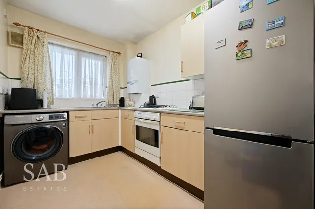Oldfield Lane North, Greenford, UB6, photo 3