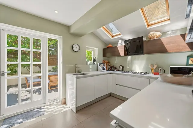 Leathwaite Road, London, SW11, photo 1
