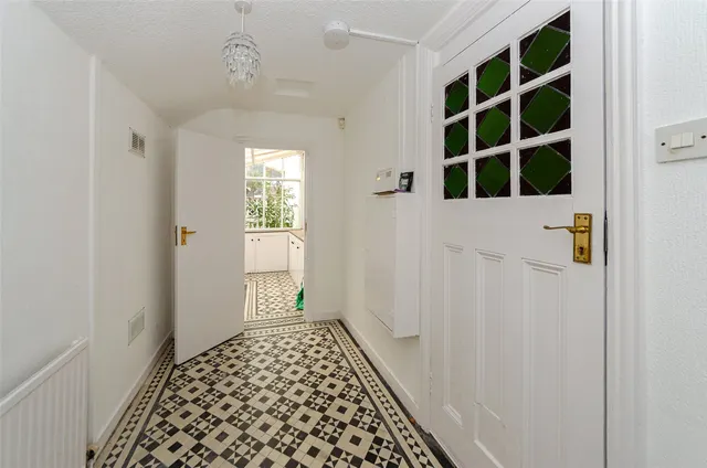 Whitehall Road, Rhos on Sea, photo 2
