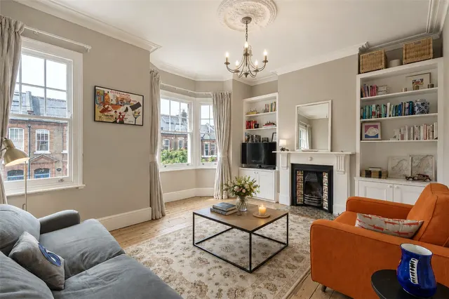 Iveley Road, London, SW4, photo 2
