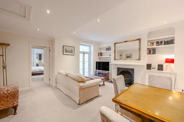 Lower Ground Floor, 8 St Georges Square, London, photo 1