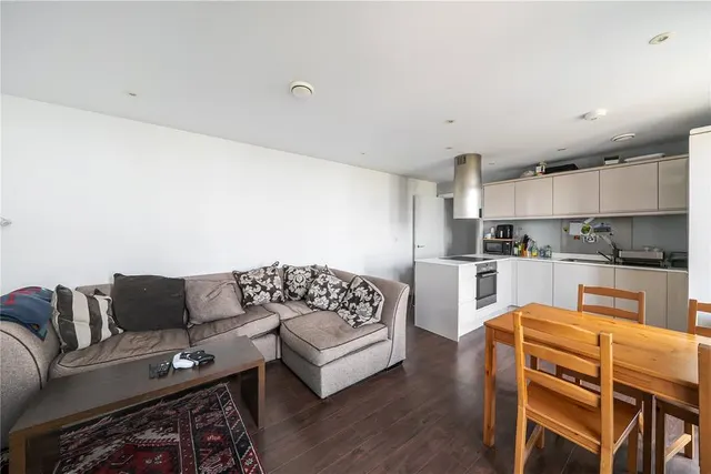 Latimer House, Angus Court, OX9, photo 1