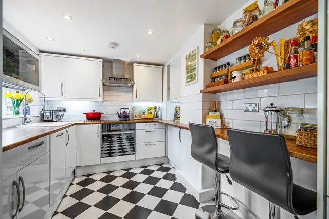 Photo 3 — Park Hall Road, West Dulwich, London, SE21