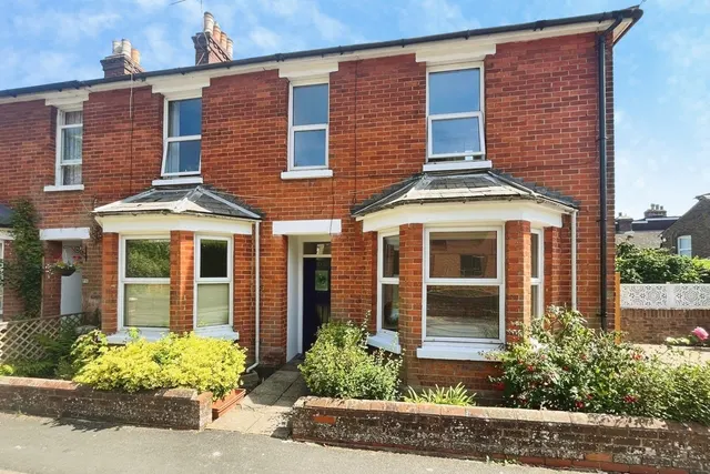 St. James Terrace, Farnham, GU9, photo 1