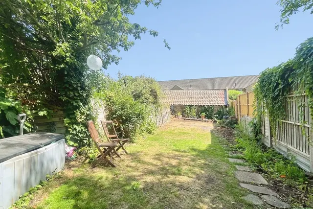 St. James Terrace, Farnham, GU9, photo 2