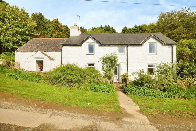 Groeslon, Caernarfon, LL54, photo 1
