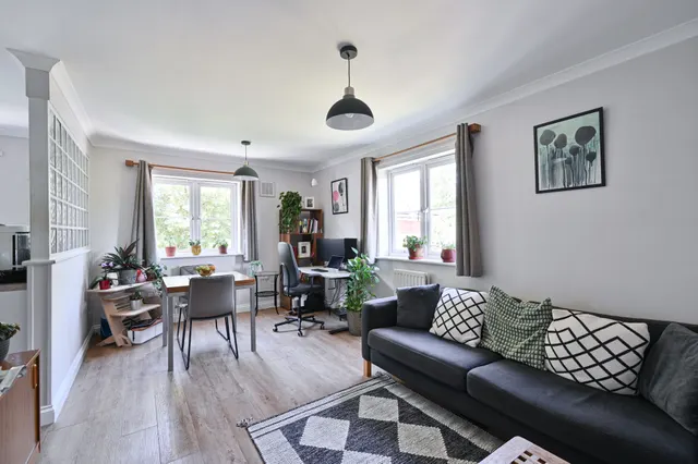 Flat 4, 117 Leigham Court Road, London, photo 1