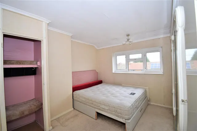 Photo 3 — Maybury Road, Barking