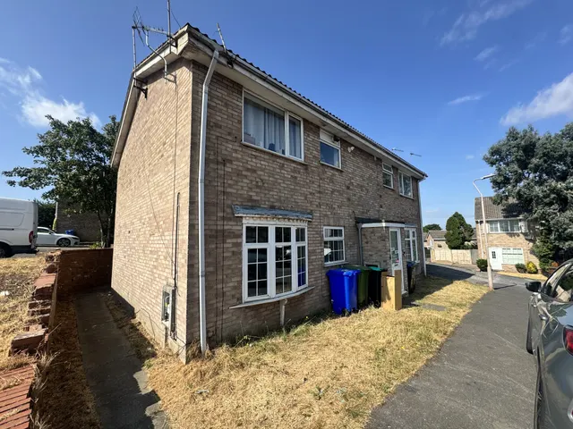 1 bedroom flat — Holly Court, Mansfield, NG19