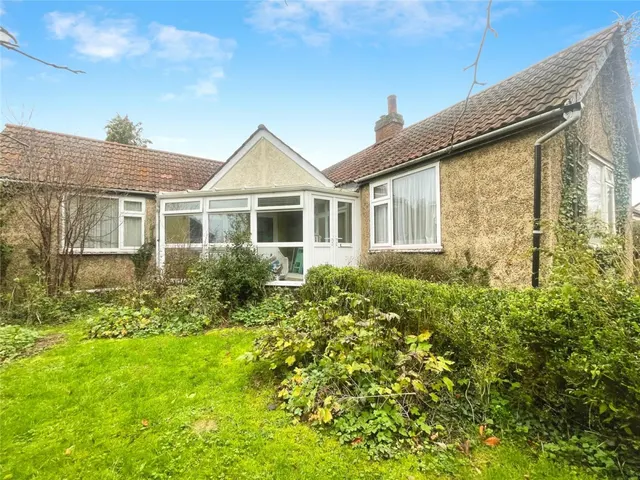 Bungalow Under Offer with 3 bedrooms in Hastingwood, Harlow, CM17, photo 1