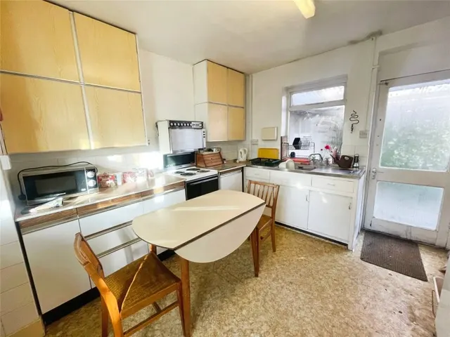 Bungalow Under Offer with 3 bedrooms in Hastingwood, Harlow, CM17, photo 2