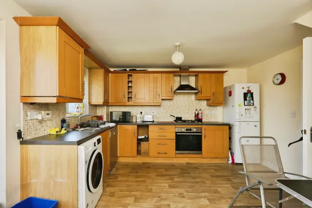 Denbigh Avenue, Worksop, S81, photo 2